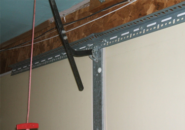 garage door bracket repair in in San Fernando